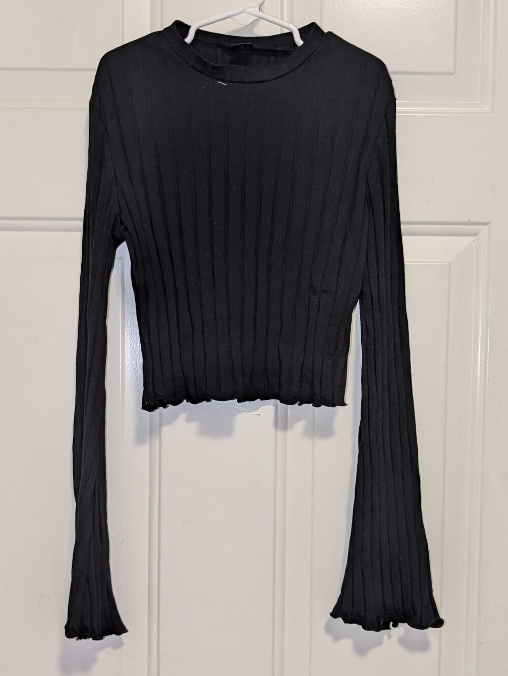 SHEIN Black Ribbed Cropped Long-Sleeve Tee - Picture 2 of 6